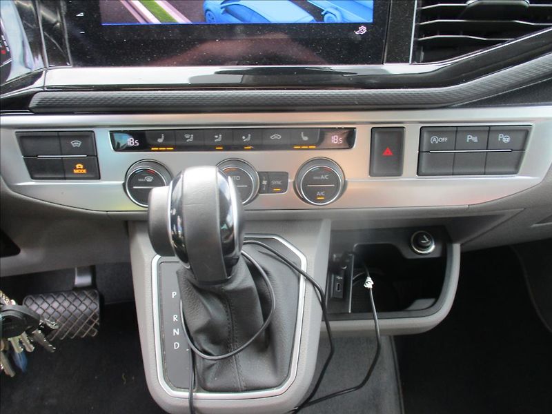 Volkswagen California 2,0 TDI 146kW Ocean 4MOT DSG D - fotka 15 z 36