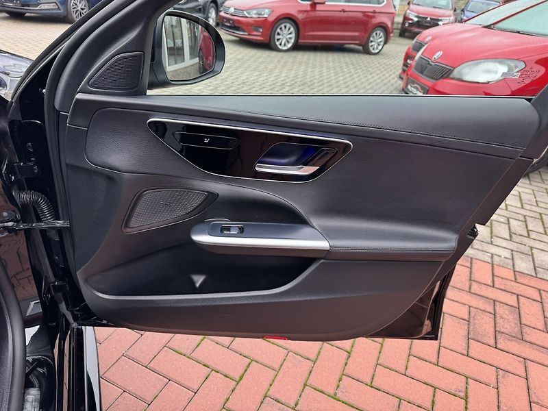 Mercedes-Benz Třídy C (2022) 220d AMG Ad.LED Navi Kamera - fotka 18 z 50