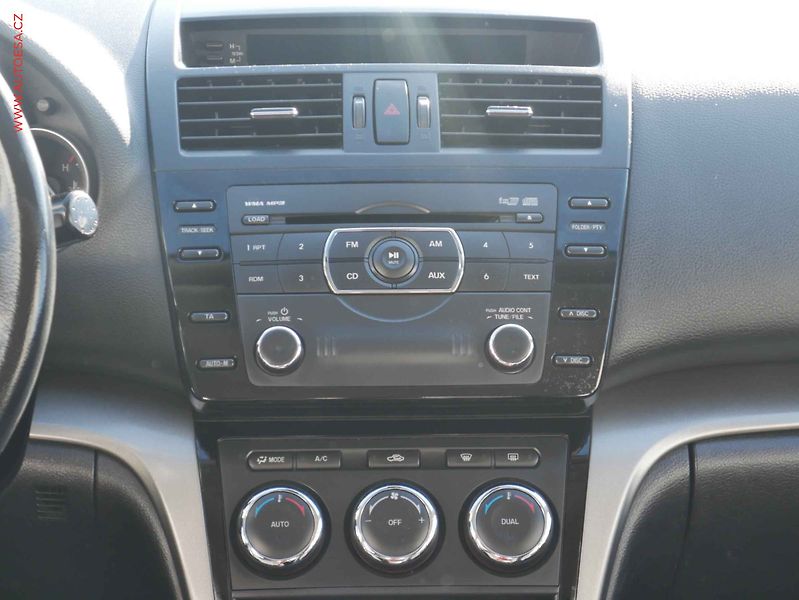 Mazda 6 (2010) 2.0 i, ČR, AC, xenon, park - fotka 11 z 20