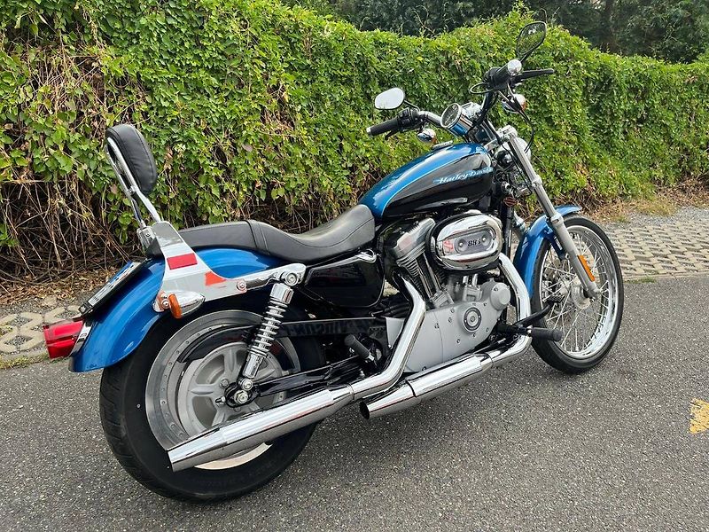 Harley-Davidson (2006) XL 883 C Sportster Custom - fotka 2 z 13
