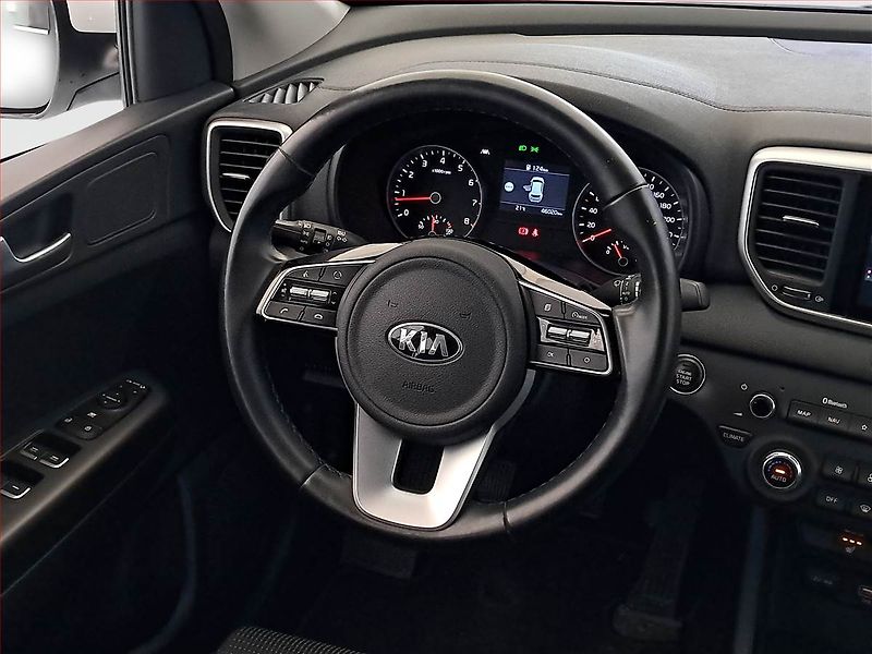 Kia Sportage (2021) 1.6 T-GDI - fotka 16 z 19