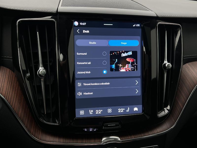 Volvo XC60 B5 AWD ULTIMATE DARK AUT  - fotka 40 z 47