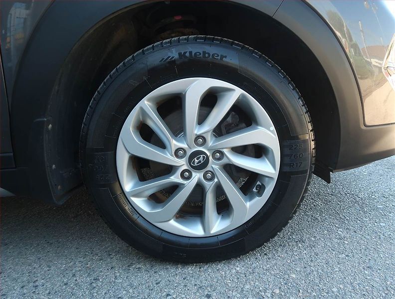 Hyundai Tucson (2018) Comfort 1.6 GDI, Serv.kniha - fotka 15 z 19