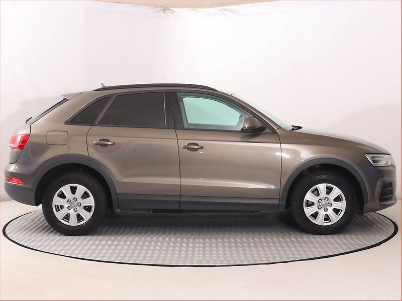 Audi Q3 (2016) 2.0 TDI, Automat, Serv.kniha - fotka 6 z 21