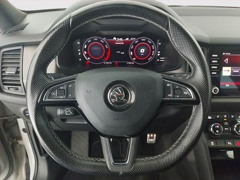 Škoda Kodiaq (2020) Sportline 1.5 TSI - fotka 17 z 23