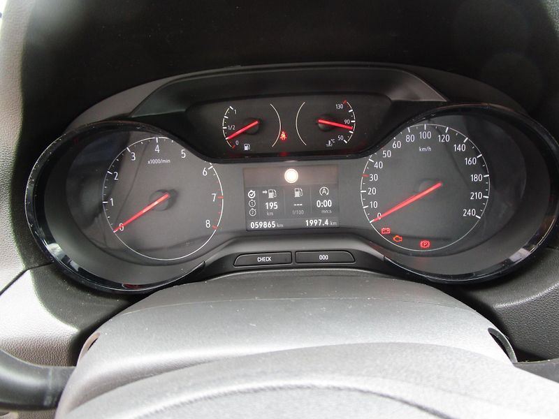 Opel Grandland X 1,2-96KW- KOUPEN V ČR+ROZVODY - fotka 10 z 17