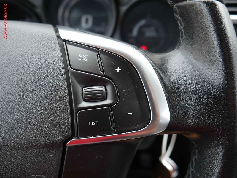 Citroën C4 (2016) 1.2 PT, ČR, AC, navi, park - fotka 15 z 19