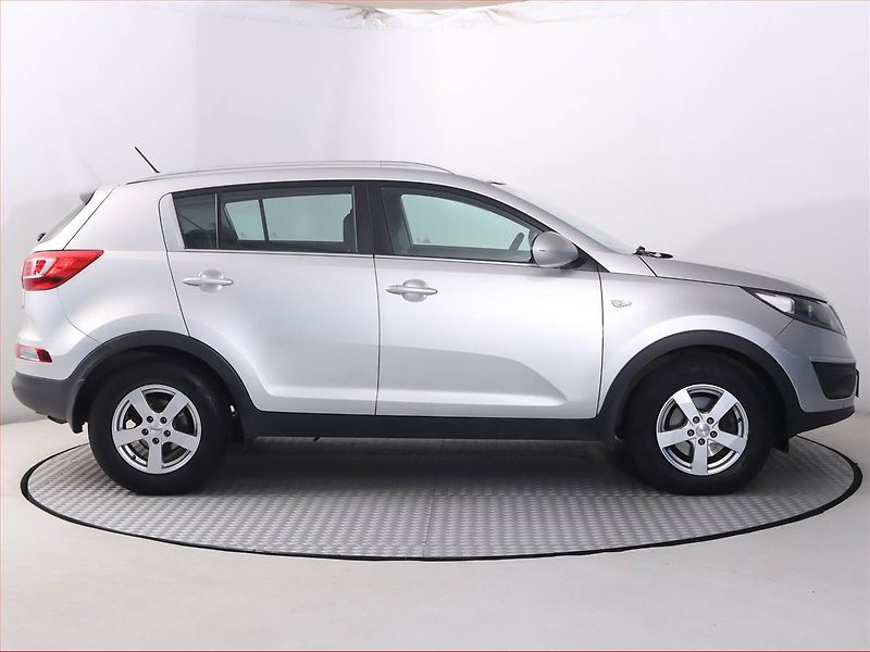 Kia Sportage (2011) 2.0 CRDi, 4X4, Serv.kniha - fotka 6 z 17