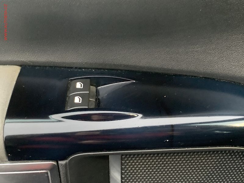 Citroën C4 Cactus (2016) 1.2 PT, Shine, kůže, navi - fotka 19 z 19