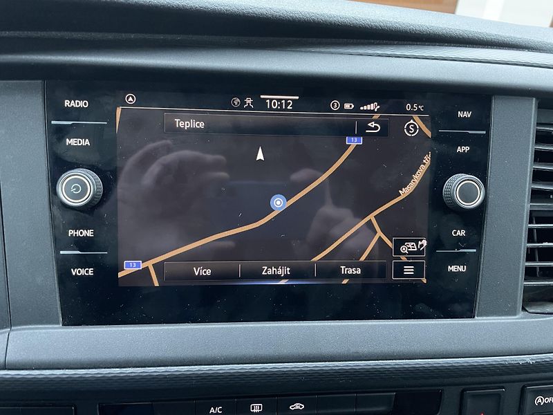 Volkswagen Caravelle 2,0TDi 110kW comfortLINE 5míst - fotka 31 z 32