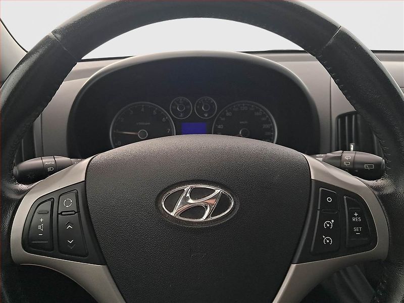 Hyundai i30 (2011) 1.4 CVVT, LPG, po STK, Tažné - fotka 16 z 16