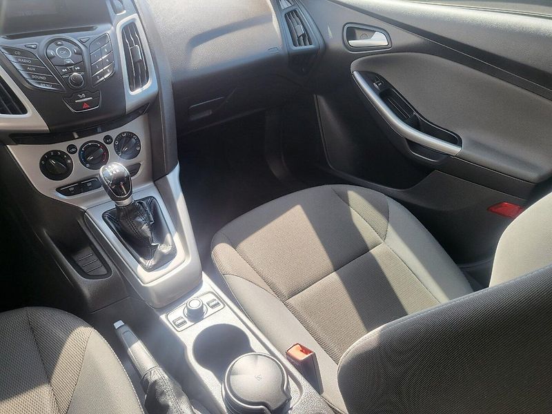 Ford Focus (2011) 1.6 i 16V Rozvody, Nová STK - fotka 14 z 23
