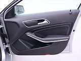 Mercedes-Benz Třídy A 1,6 180i 90kW CZ Sport Xenon - náhled 12