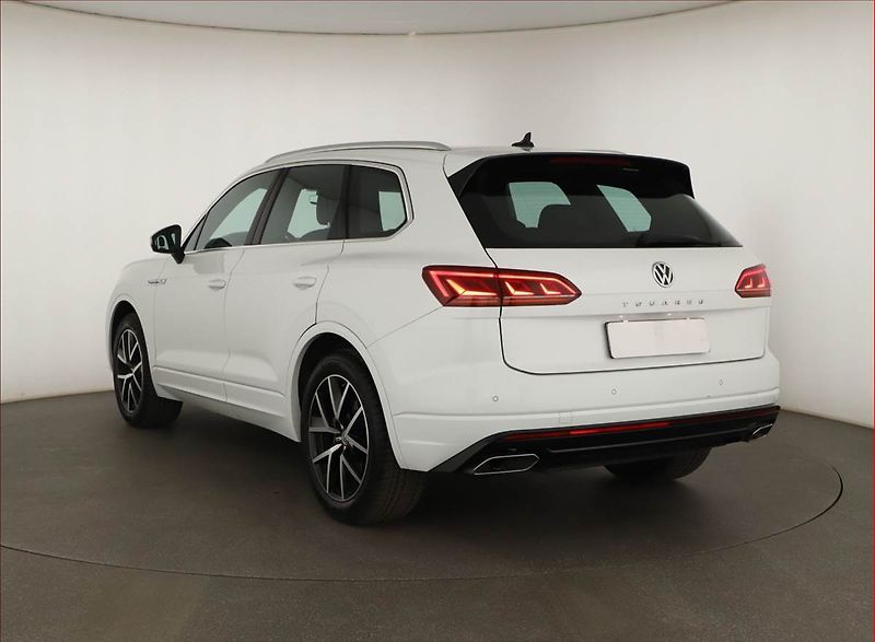 Volkswagen Touareg (2020) 3.0 TDI, 4x4, Vzduch, ACC - fotka 4 z 31