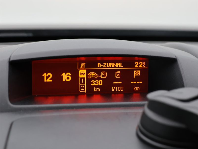 Citroën Berlingo 1.6 HDI 92k Multispace KlimaCZ - fotka 18 z 28