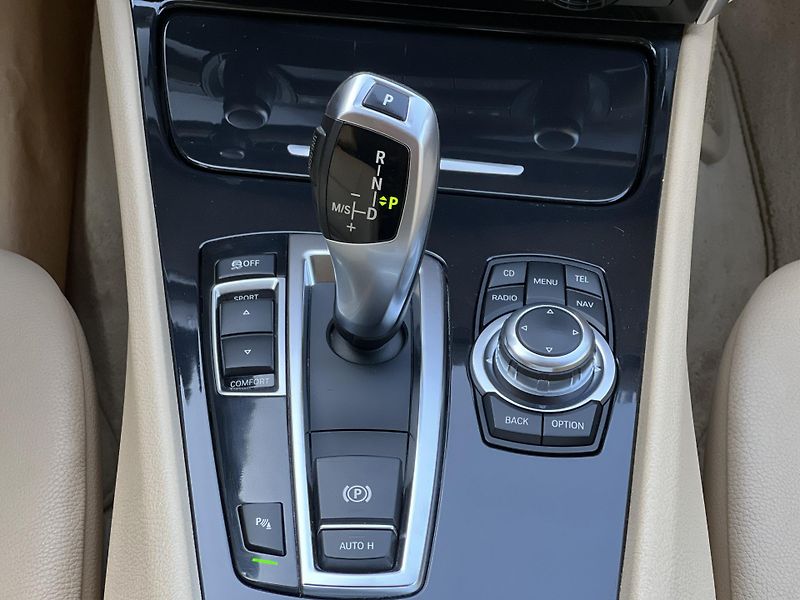 BMW Řada 5 GT 530D AUTOMAT NAVI KAMERA  - fotka 25 z 45