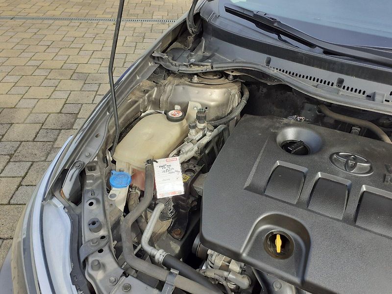 Toyota Auris (2018) 1.6 i Valvematic  AUTOMAT - fotka 31 z 42