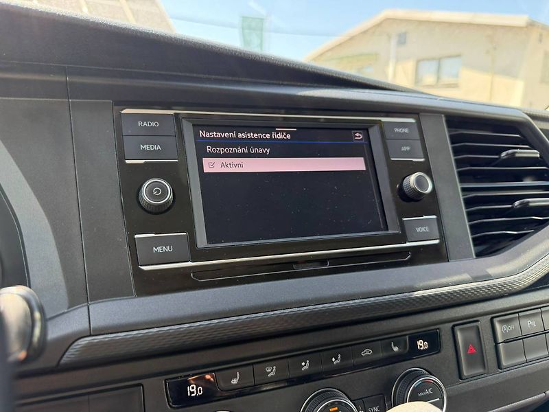 Volkswagen Caravelle T6.1 2,0 TDI 110 kW 7° DSG - fotka 24 z 33