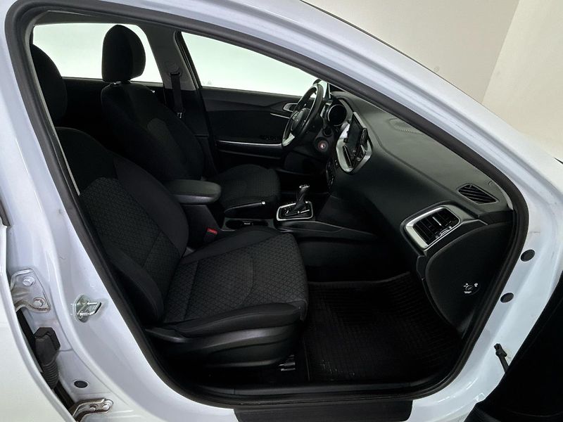 Kia Ceed Hatchback - fotka 9 z 29