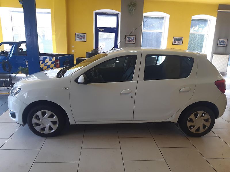 Dacia Sandero 1.2 i KLIMA  - fotka 4 z 19