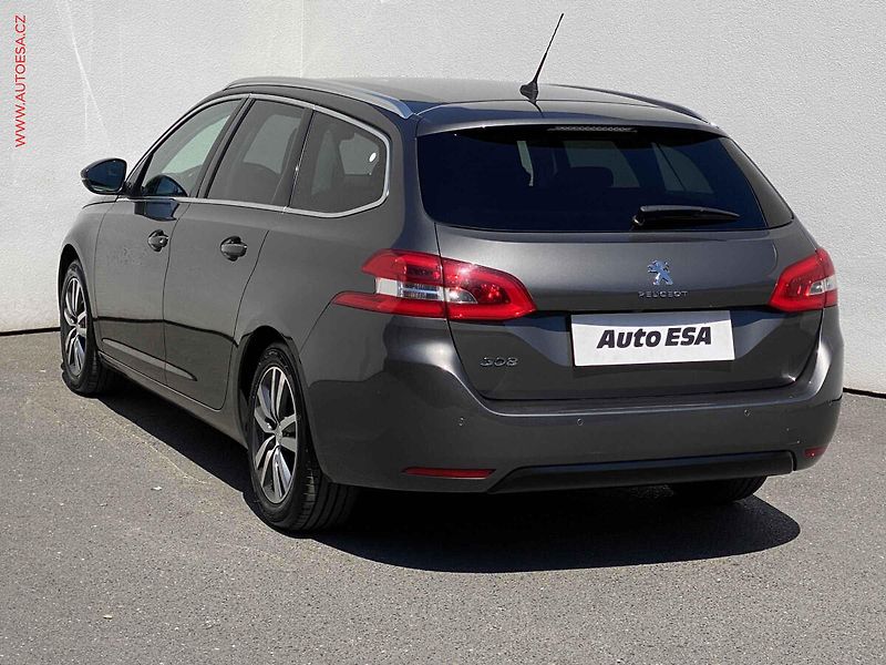 Peugeot 308 (2018) 1.2 PT, Allure, AT, navi, TZ - fotka 6 z 18