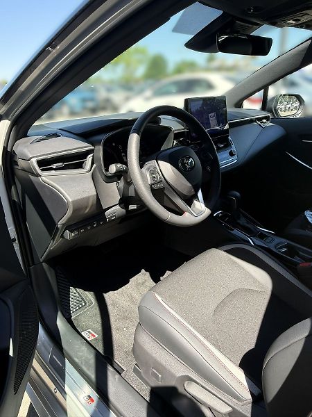 Toyota Corolla (2025) GR Sport - fotka 5 z 6