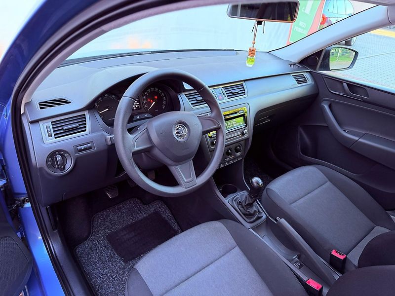 Škoda Rapid 1.2 TSi Ambition, Serviska - fotka 14 z 23