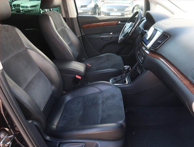 Volkswagen Sharan (2010) Highline 2.0 TDI, Automat - fotka 9 z 19