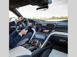 Interiér Lamborghini Urus.