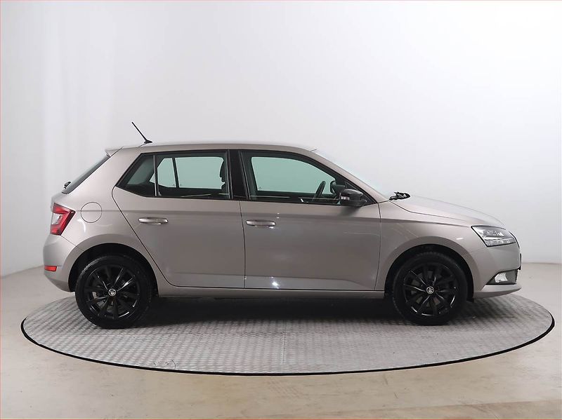 Škoda Fabia (2018) Style Plus 1.0 TSI, Automat - fotka 6 z 18