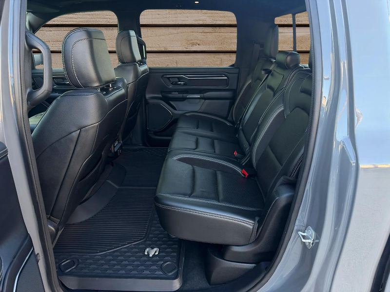 Dodge RAM (2023) +LARAMIE G/T+TRX PAKET+DPH+ - fotka 11 z 24