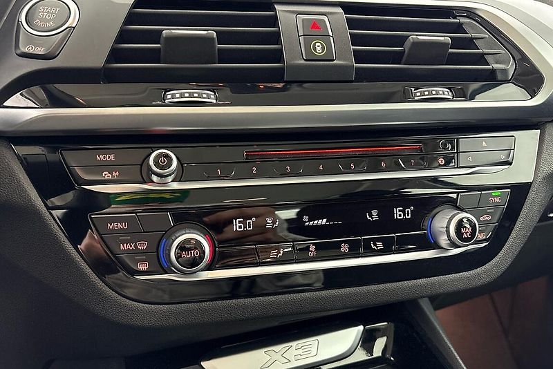 BMW X3 xDrive30i - fotka 19 z 23