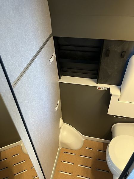 Hymer (2025) Grand Canyon S 4x4 střecha - fotka 18 z 19