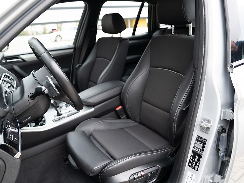 BMW X3 xDrive20d (F25) Model M Sport - fotka 17 z 31