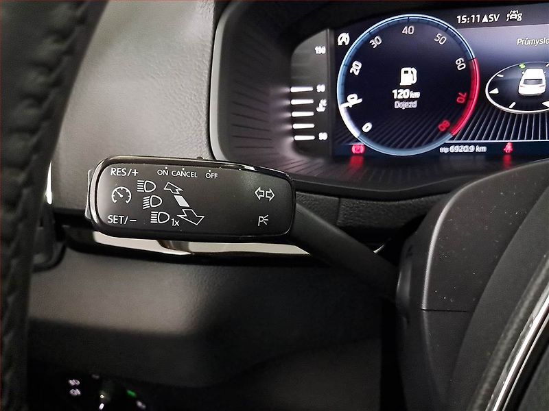 Škoda Karoq (2023) 1.5 TSI - fotka 23 z 24