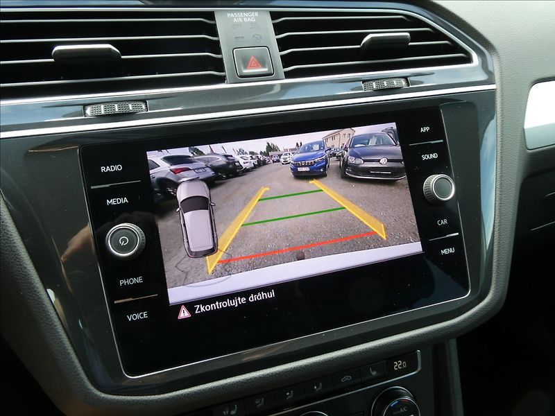 Volkswagen Tiguan 2,0 TSi 140kW DSG 4Motion,weba - fotka 37 z 52