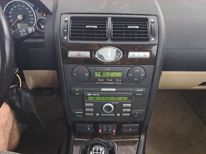 Ford Mondeo (2006) Ghia 1.8 16V, po STK - fotka 12 z 17