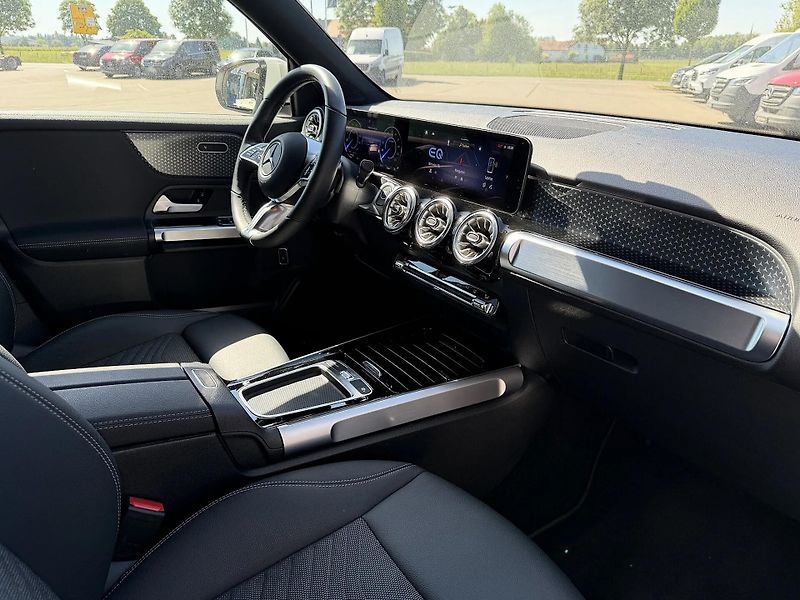 Mercedes-Benz EQB 300 4M Progressive - fotka 10 z 11