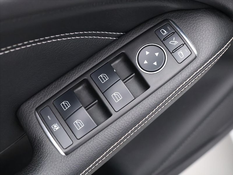 Mercedes-Benz Třídy B 1,6 200i 138kW Navi Xenon - fotka 15 z 37