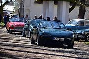 Kulatá světla, blýskající se chromy, brumlavé motory. Majitelům historických skvostů vyšla jejich první letošní projížďka na jedničku.