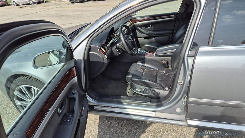 Audi A8 4,2TDi 240 kW-není odpočet - fotka 12 z 19
