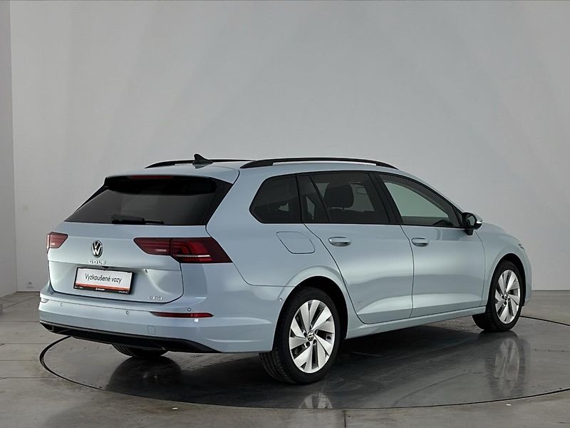 Volkswagen Golf Life DSG - fotka 2 z 29