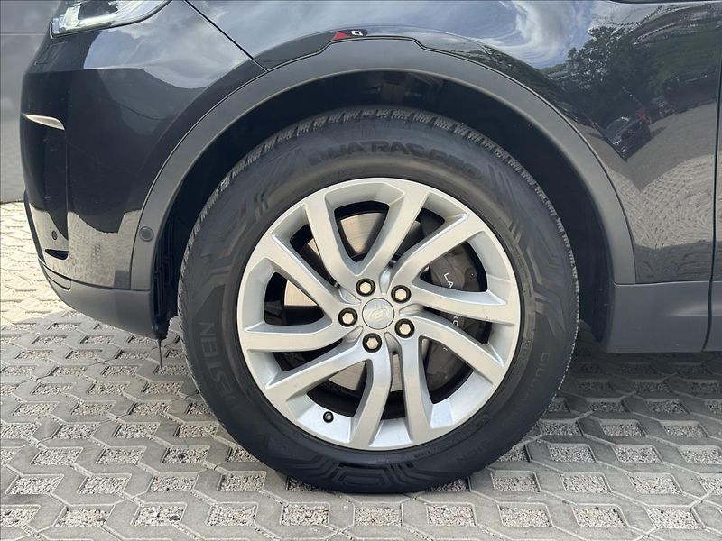 Land Rover Discovery 3,0 SDV6 HSE AWD AT DPH - fotka 31 z 35