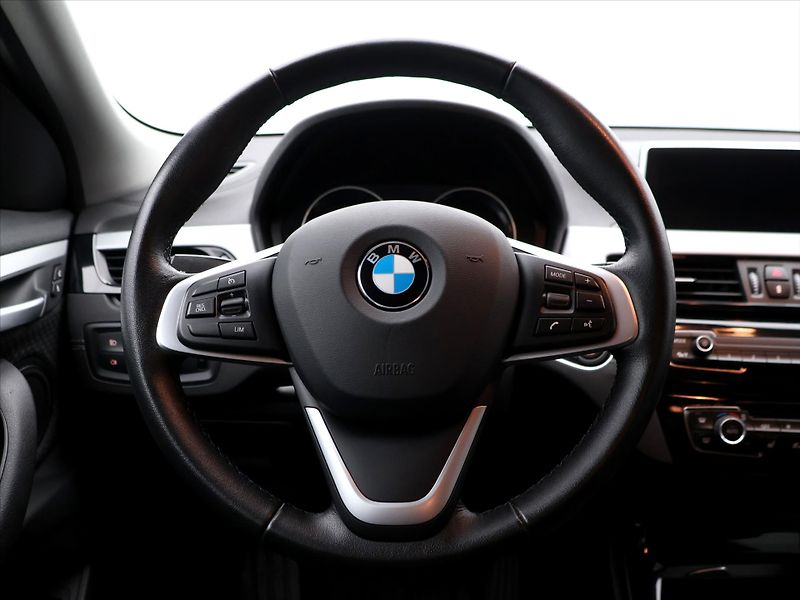 BMW X2 1,5 18i 100kW sDrive CZ - fotka 19 z 36