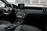 Mercedes-Benz Třídy A 220d 4MATIC AMG - náhled 12