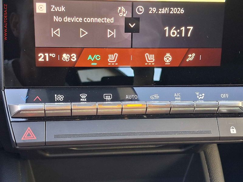 Renault Symbioz (2024) 1.6 E-Tech 145 full hybrid - fotka 18 z 20