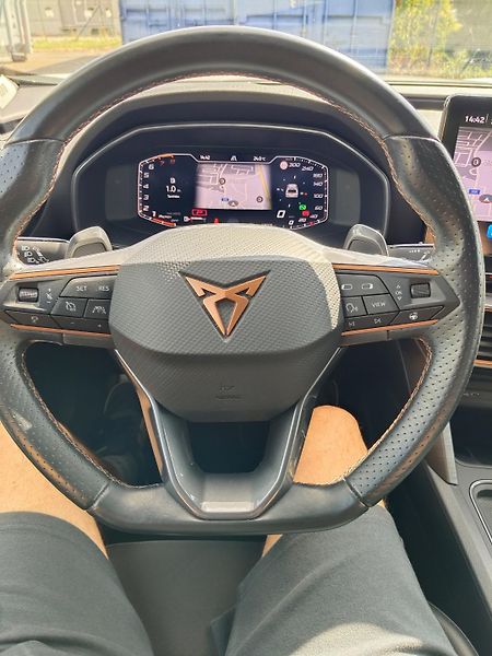 Cupra Formentor (2023) 140 kW,4x4 po servisu  - fotka 14 z 17