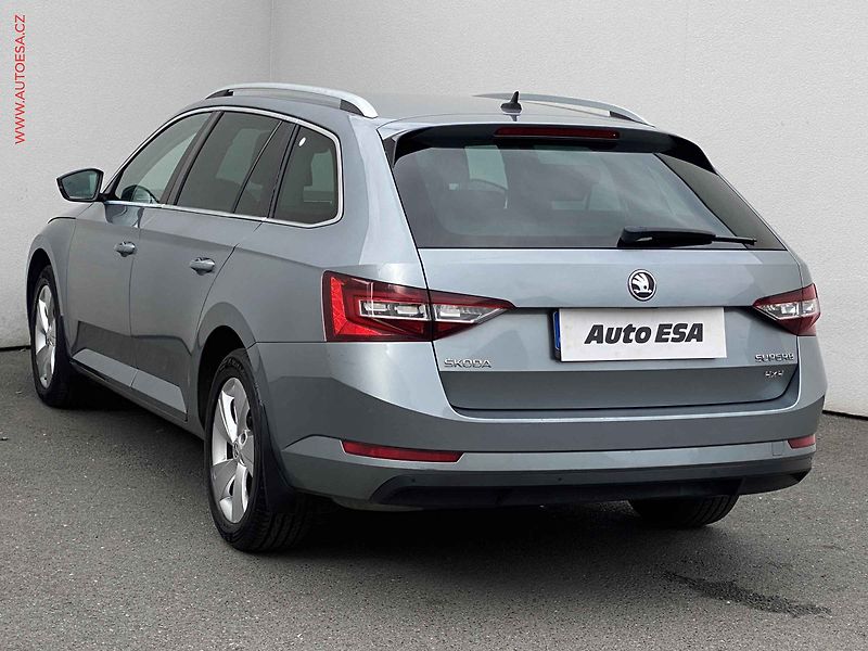Škoda Superb (2016) 2.0 TDI 4x4, ČR, Style, DSG - fotka 6 z 19