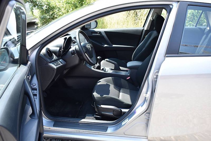Mazda 3 1,6 16V SPORT,1.M,KRÁSNÁ! - fotka 7 z 18