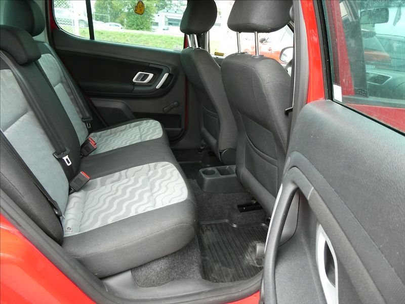 Škoda Fabia 1,6 i16V 77kW AUTOMAT,klima,ČR - fotka 21 z 30
